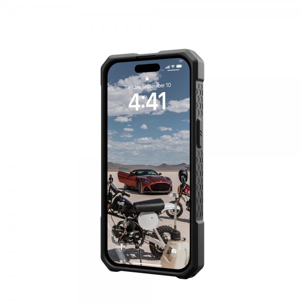 Urban Armor Gear (UAG) iPhone 15 Cover Monarch Pro MagSafe Carbon Fiber