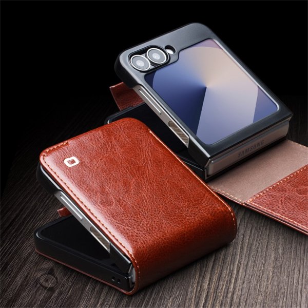 Qialino Samsung Galaxy Z Flip 6/Flip 7 FE Etui Ægte Læder med Klap Brun