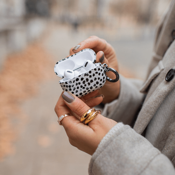 Burga AirPods 4 Cover Design Almond Latte