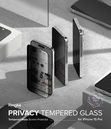 Ringke iPhone 15 Pro Skærmbeskyttelse Privacy Hærdet Glas Installationsjig
