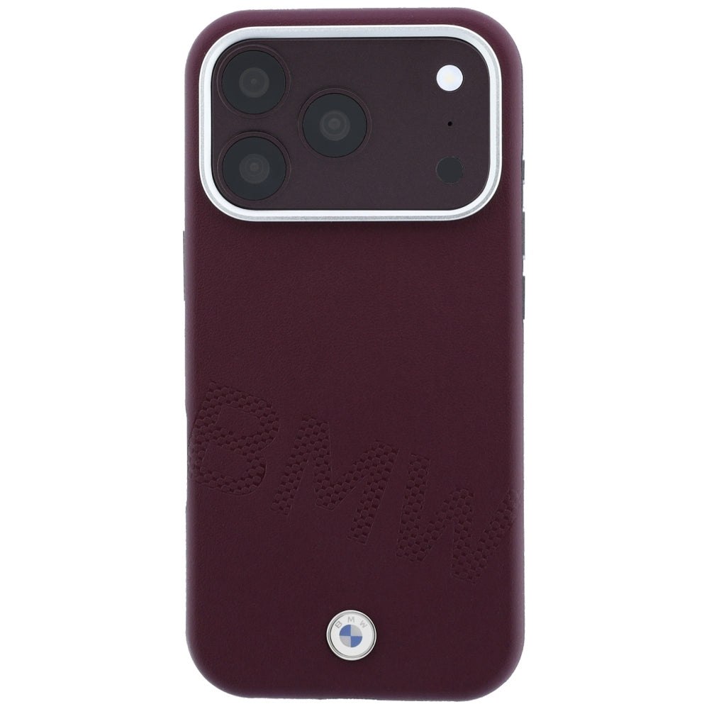 BMW iPhone 17 Pro/iPhone 18 Pro Cover med skrå præget tekst i bordeaux