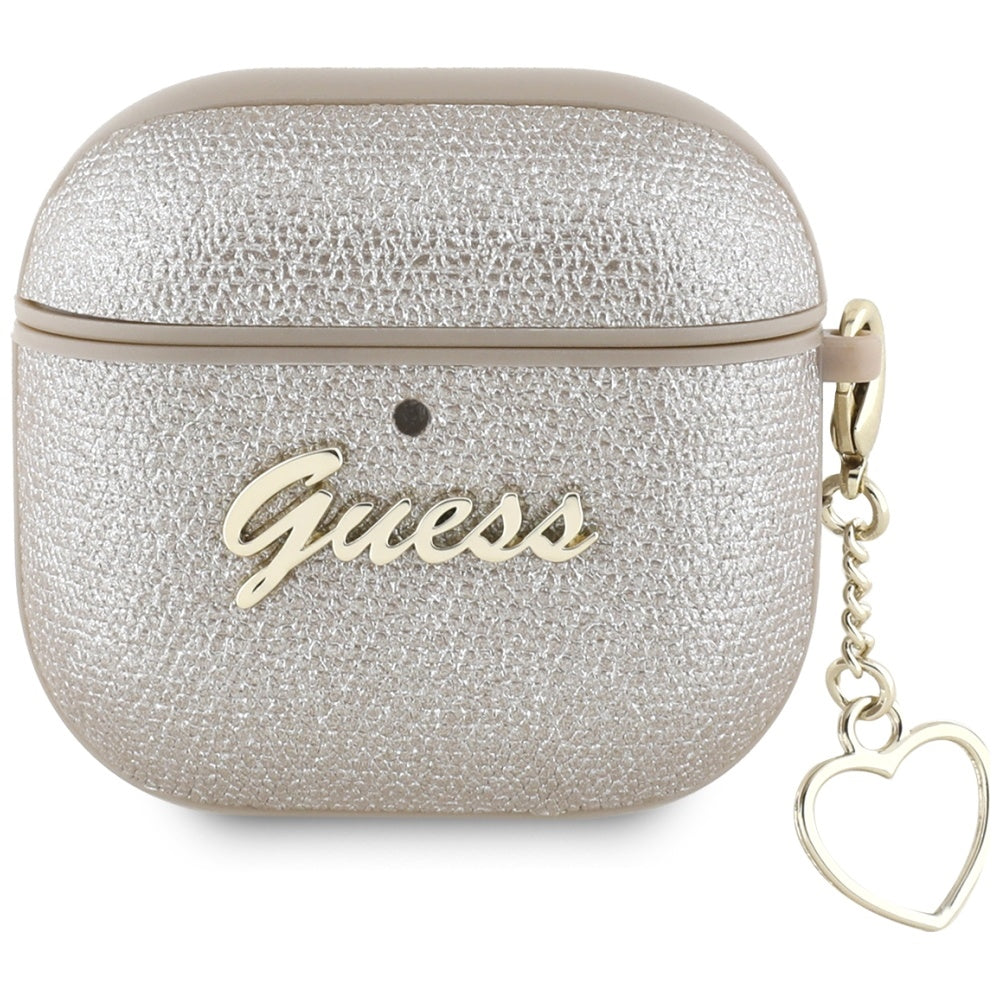 Guess AirPods 4 Cover Metallic Script Charm Guld