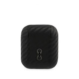 BMW AirPods (1/2) Cover Kulfibertekstur Sort