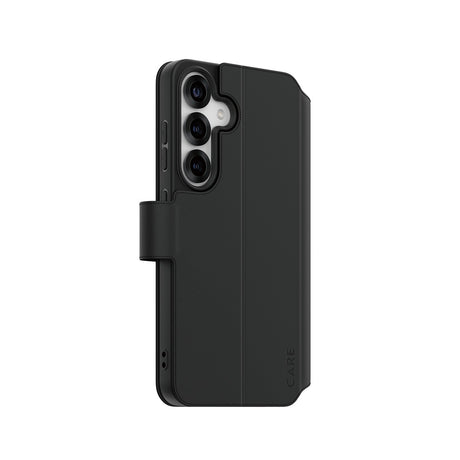 CARE by PanzerGlass Samsung Galaxy S25 Etui Wallet Kickstand Sort