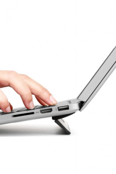 Bluelounge Kickflip MacBook Pro 15/16" Udklappeligt Støtte Sort