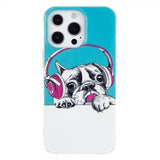 iPhone 14 Pro Max Cover Motiv Hund med Høretelefoner
