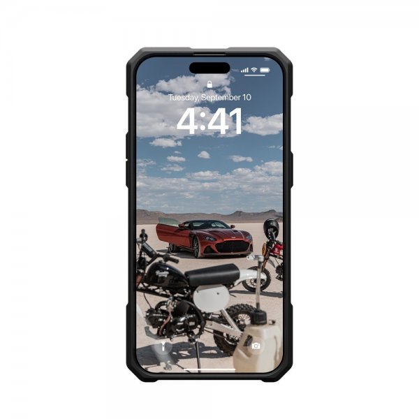 Urban Armor Gear (UAG) iPhone 15 Pro Max Cover Monarch Pro MagSafe Carbon Fiber