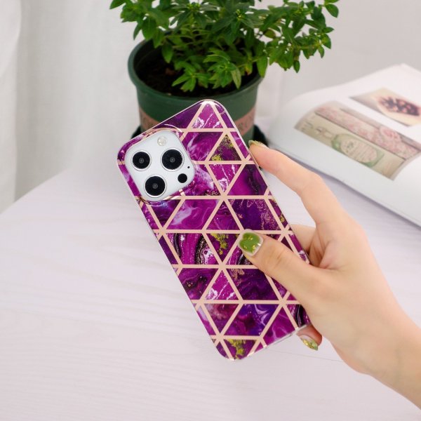 iPhone 15 Pro Cover Marmormønster Lilla