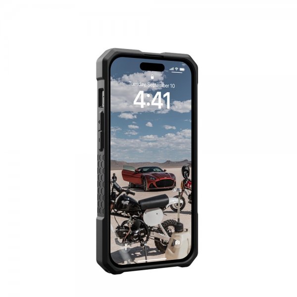 Urban Armor Gear (UAG) iPhone 15 Cover Monarch Pro MagSafe Carbon Fiber