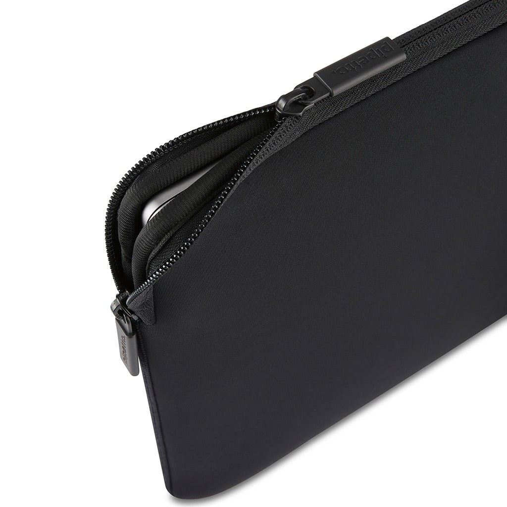 Pipetto MacBook Air 15 Sleeve Classic Fit Sleeve Sort