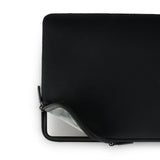 Pipetto Classic Fit Sleeve til MacBook Neo Sort