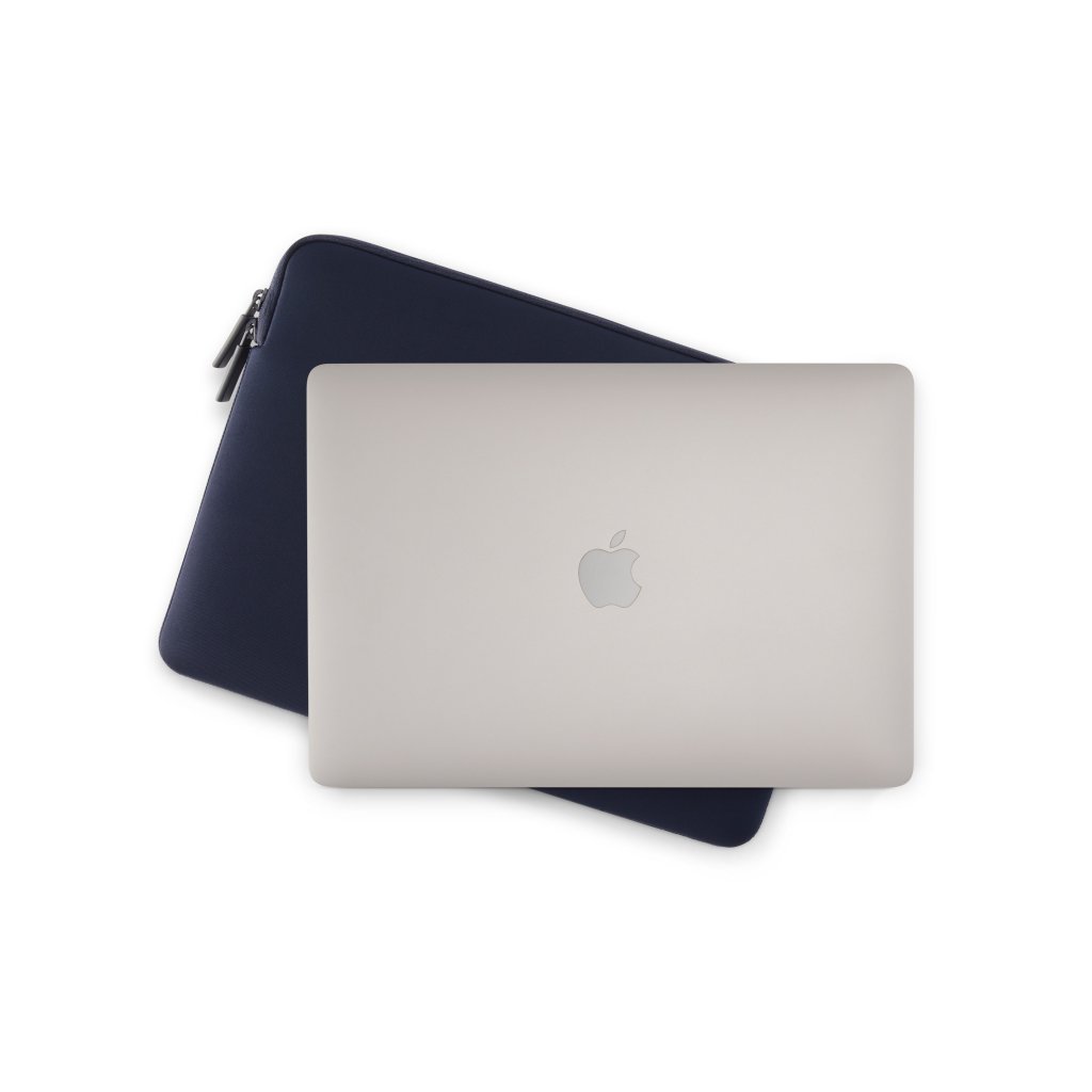 Pipetto Classic Fit Sleeve til MacBook Neo Mørkblå
