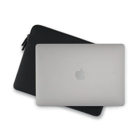 Pipetto Classic Fit Sleeve til MacBook Neo 13 Sort