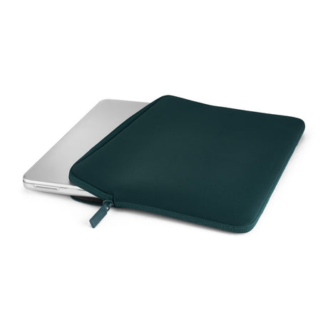 Pipetto Classic Fit Sleeve til MacBook Neo 13 Dark Teal