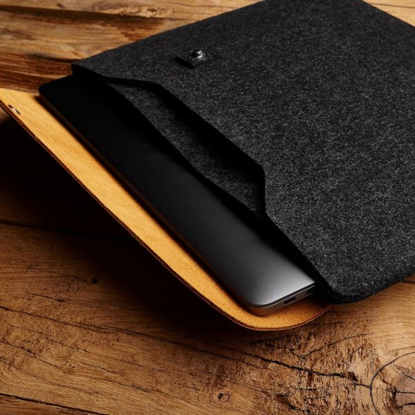 Mujjo MacBook Sleeve 13" Brun Sort