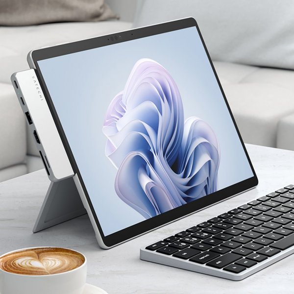 Satechi Dual USB-C Hub til Surface Pro 9