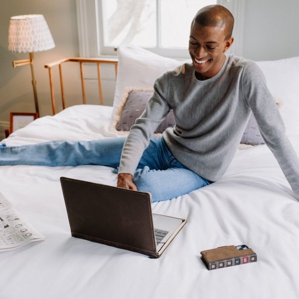 iPhone 14 Plus Etui BookBook MagSafe Sort