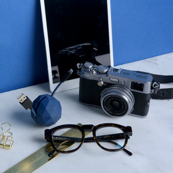 COSMO Lightningkabel med förvaring 1.2 meter Marinblå