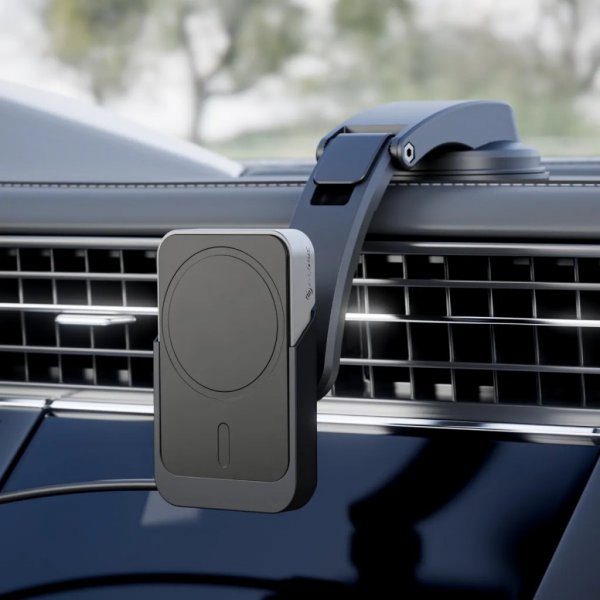 Matrix Magnetic Car Charger with Air Vent & Dash Mount MagSafe